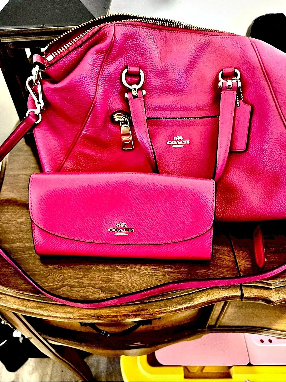 COACH Pink Leather Shoulder Bag with Wallet
